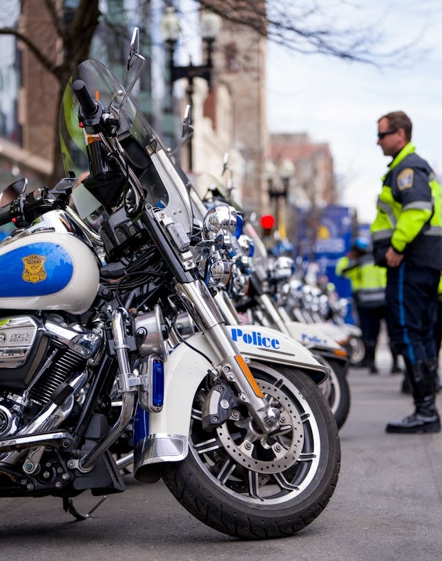 law enforcement service car